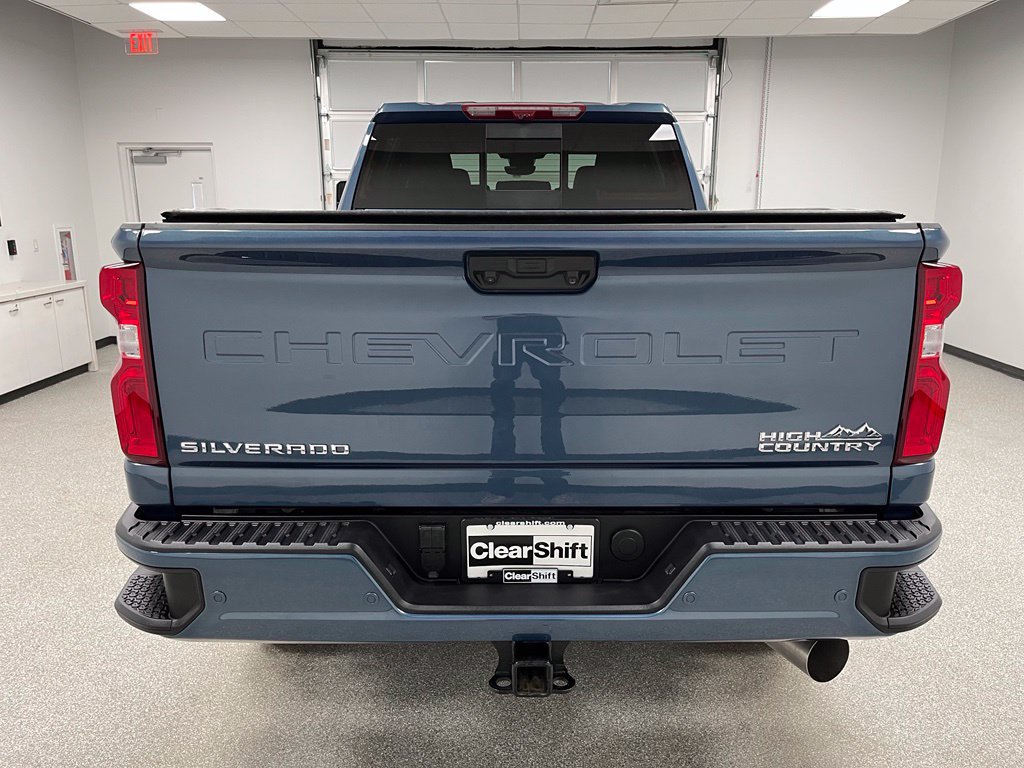 Used 2024 Chevrolet Silverado 2500 High Country w/ Technology Package AWD/4WD image 9