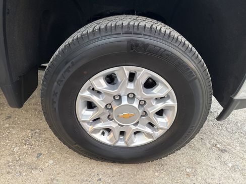 Used 2022 Chevrolet Silverado 2500 LT w/ Convenience Package image 38