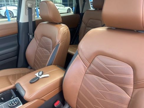 Used 2022 Nissan Pathfinder Platinum w/ Cargo Package AWD/4WD image 10