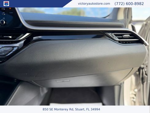 Used 2020 Toyota C-HR LE FWD image 37