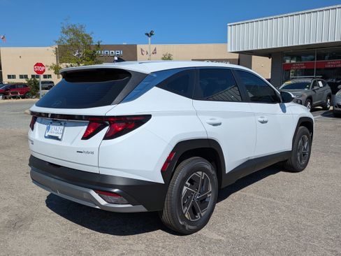 New 2026 Hyundai Tucson Blue SE AWD/4WD image 3