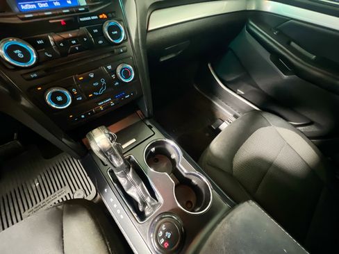 Used 2016 Ford Explorer XLT image 26