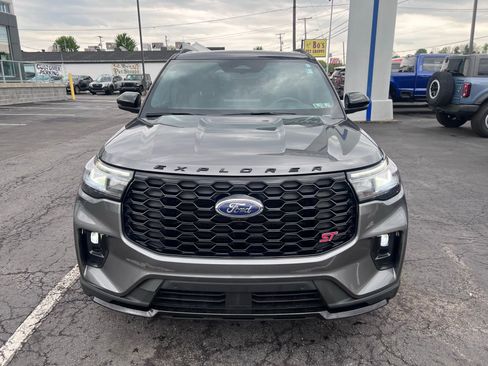 Used 2025 Ford Explorer ST w/ Sun And Sound Package AWD/4WD image 2