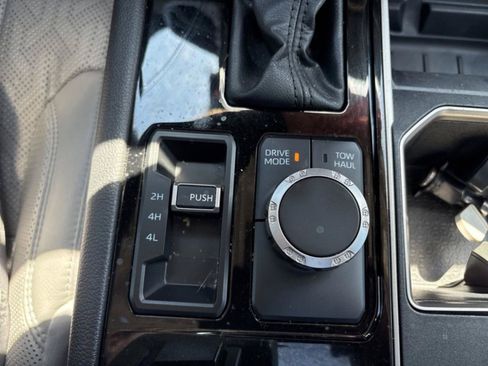Used 2024 Toyota Tundra Limited AWD/4WD image 23