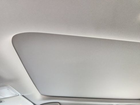 Used 2025 Honda Pilot Touring image 25