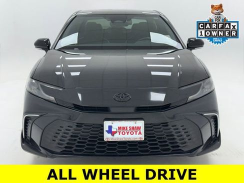 Used 2025 Toyota Camry SE w/ Convenience Package image 3