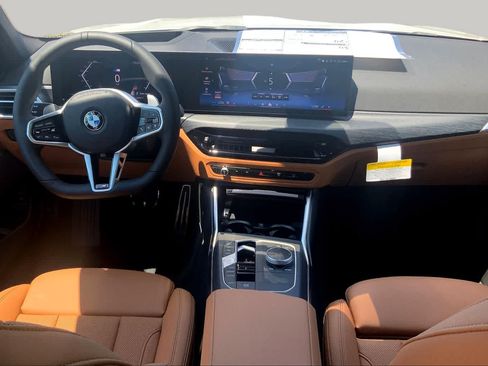 Used 2025 BMW 330i xDrive Sedan w/ M Sport Package AWD/4WD image 5