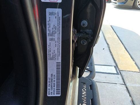 Used 2024 RAM 1500 Limited image 31