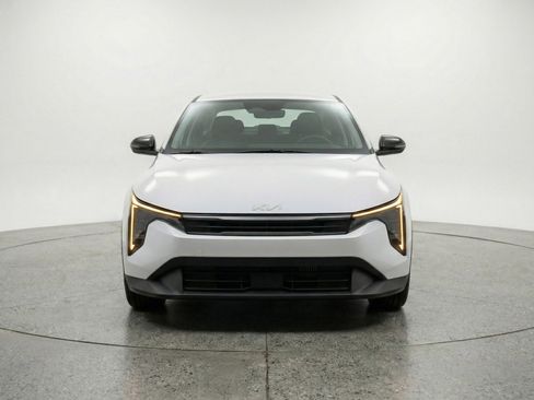 Used 2025 Kia K4 LXS image 2