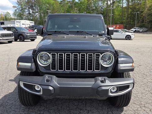 Used 2025 Jeep Wrangler Unlimited Sahara AWD/4WD image 2