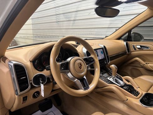 Used 2017 Porsche Cayenne Platinum Edition image 14