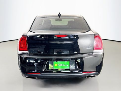 Used 2022 Chrysler 300 Touring w/ Sport Appearance Package RWD image 8