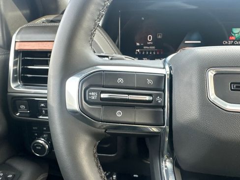 Used 2025 GMC Yukon XL Denali AWD/4WD image 49