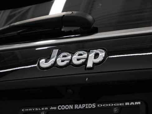 Certified 2024 Jeep Compass Limited image 22