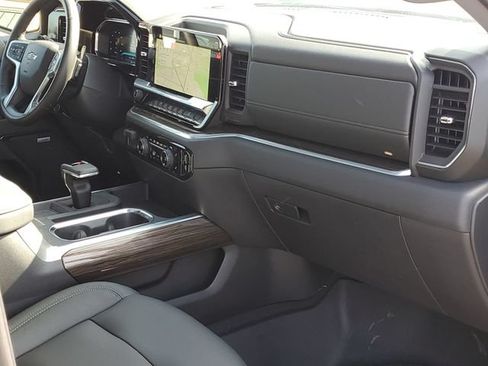 Used 2026 Chevrolet Silverado 1500 LT Trail Boss w/ LT Trail Boss Premium Package AWD/4WD image 30
