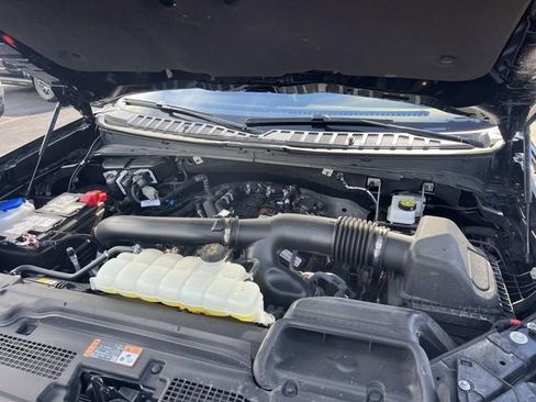 Used 2025 Ford Expedition Tremor AWD/4WD image 11