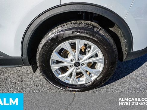 Used 2025 Ford Escape Active AWD/4WD image 17