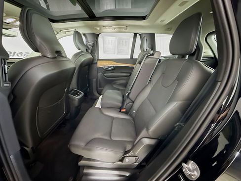 Certified 2025 Volvo XC90 B6 Plus image 25
