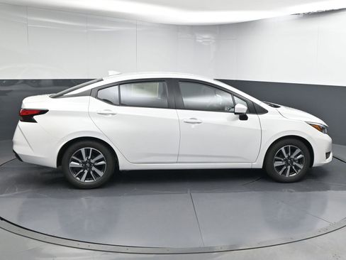 Used 2025 Nissan Versa SV w/ Trunk Package FWD image 8
