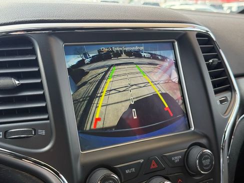 Used 2018 Jeep Grand Cherokee Limited image 19