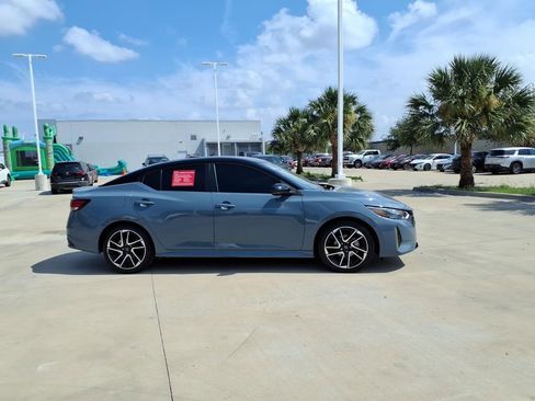 Used 2024 Nissan Sentra SR FWD image 6