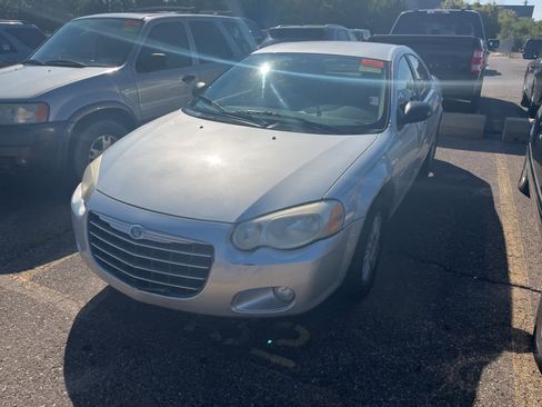 Used 2005 Chrysler Sebring Touring image 3
