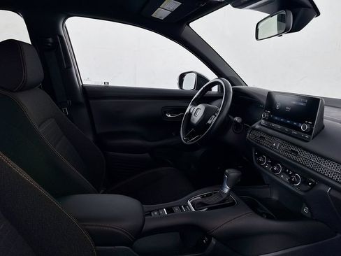 Used 2025 Honda HR-V Sport image 36