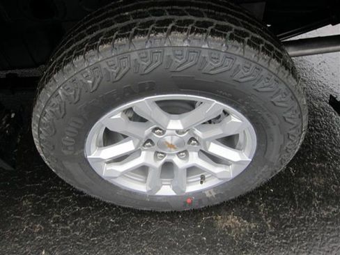 Used 2024 Chevrolet Silverado 1500 LT w/ Z71 Off-Road Package image 7