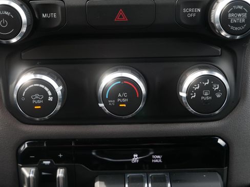 Used 2020 RAM 1500 Big Horn image 23