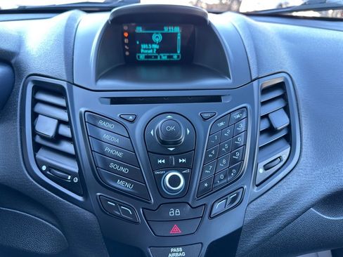 Used 2014 Ford Fiesta SE image 21