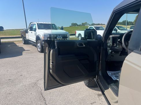 New 2025 Ford Bronco Badlands image 35