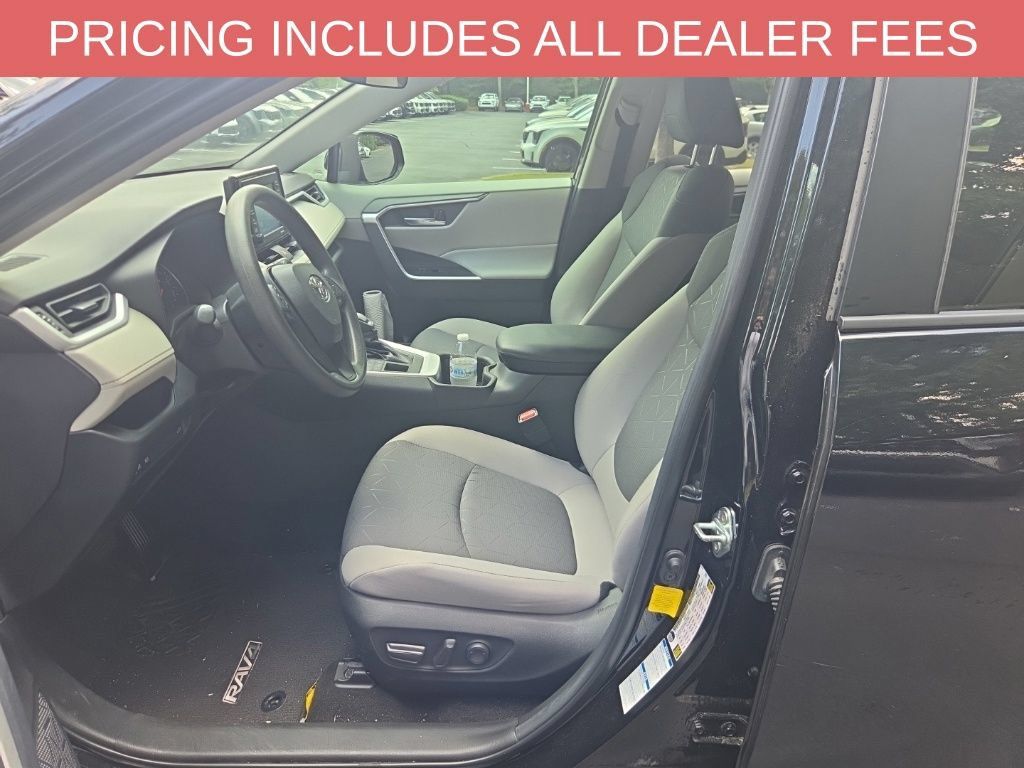 Used 2022 Toyota RAV4 XLE w/ Convenience Package AWD/4WD image 7