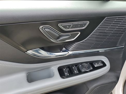 Certified 2020 Lincoln Corsair Standard w/ Convenience Package image 19