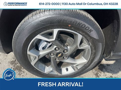 Used 2025 Chevrolet Trax LT w/ LT Convenience Package image 10