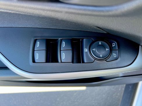 Used 2024 Chevrolet Trax LS w/ LS Convenience Package FWD image 19