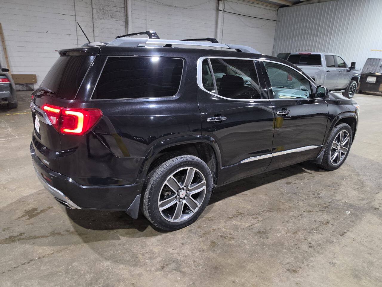 Used 2017 GMC Acadia Denali w/ LPO, Protection Package AWD/4WD image 12