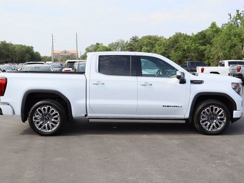 New 2026 GMC Sierra 1500 Denali Ultimate w/ LPO, Black Badging Package AWD/4WD image 4