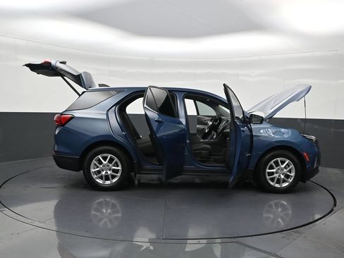 Used 2024 Chevrolet Equinox LT FWD image 32