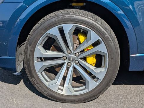 Used 2019 Audi Q8 Prestige w/ Towing Package AWD/4WD image 10