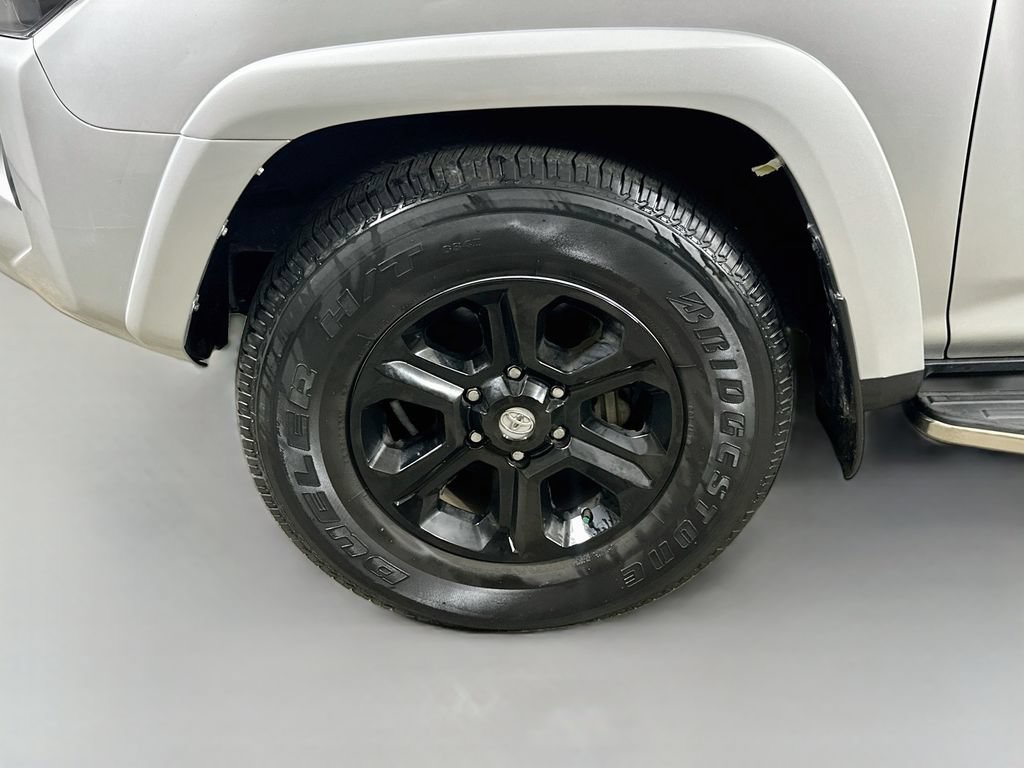 Used 2022 Toyota 4Runner SR5 Premium w/ Moonroof Package RWD image 8