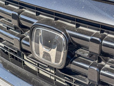 Used 2025 Honda Ridgeline Black Edition image 9
