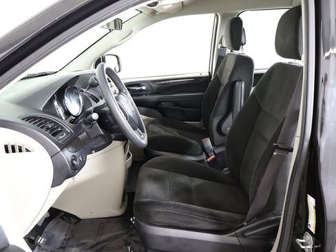 Used 2016 Dodge Grand Caravan American Value Package image 23