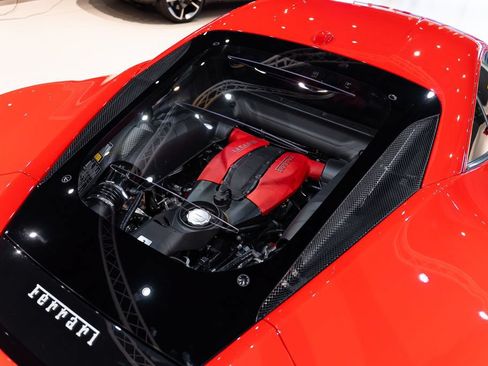 Certified 2021 Ferrari F8 Tributo RWD image 21