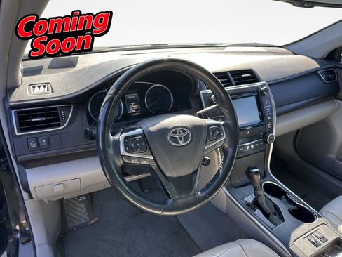 Used 2017 Toyota Camry XLE image 10