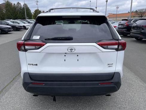 Used 2021 Toyota RAV4 XLE AWD/4WD image 18