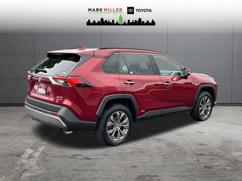 Used 2022 Toyota RAV4 Limited AWD/4WD image 6