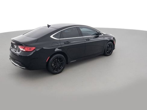 Used 2017 Chrysler 200 Limited Platinum FWD image 5
