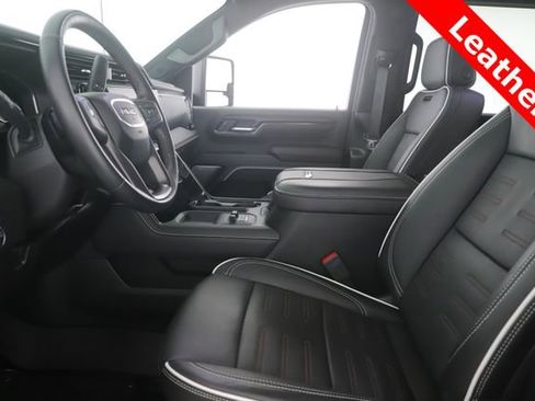 Used 2025 GMC Sierra 2500 AT4X image 17