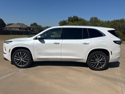 Certified 2025 Buick Enclave Avenir w/ Super Cruise Package image 2