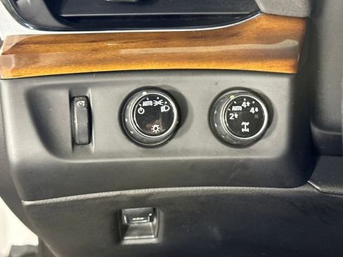 Used 2016 Cadillac Escalade ESV Premium AWD/4WD image 19